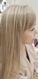 女性