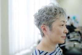 女性